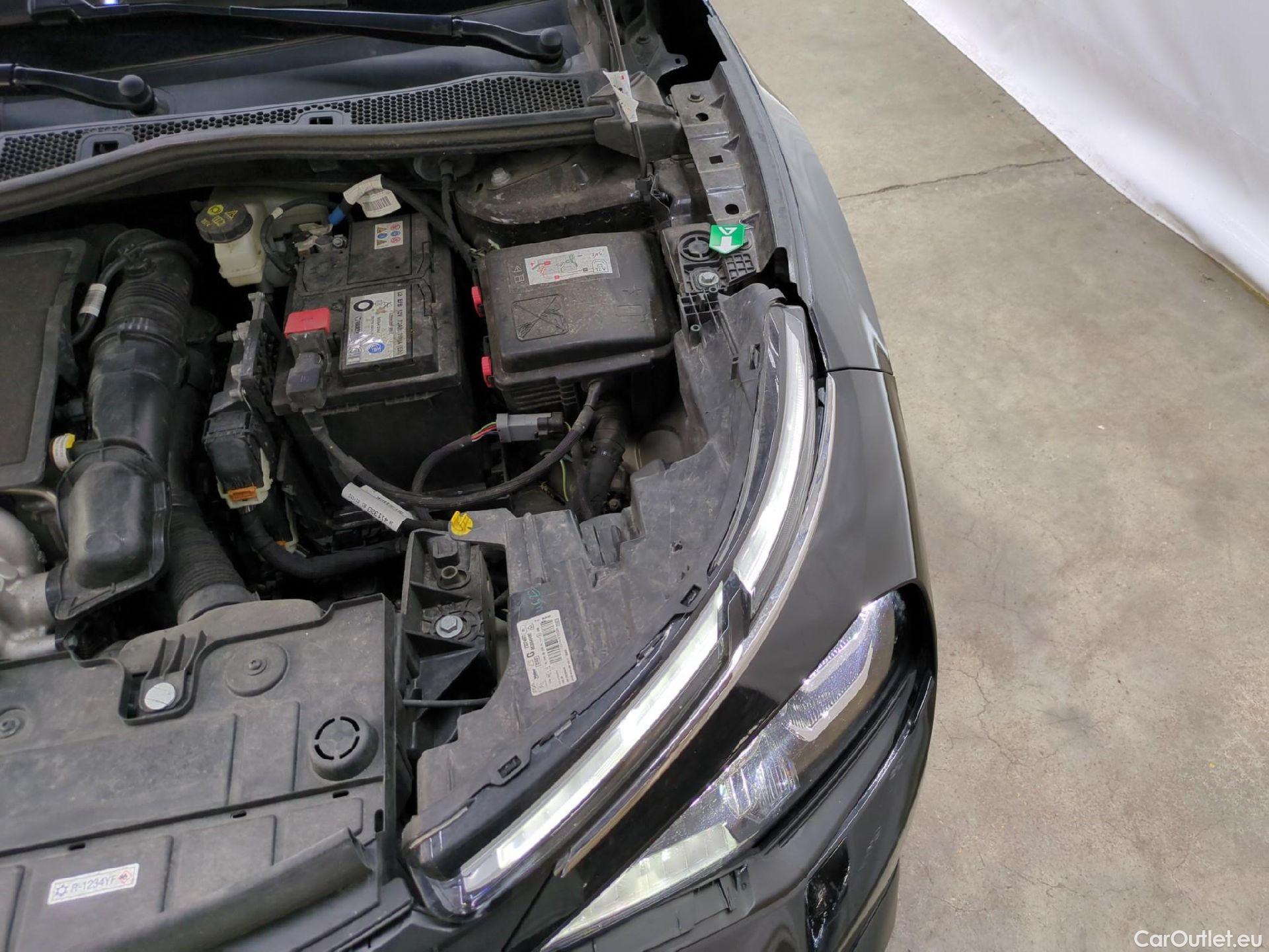  Citroen  C4  X Feel Pack 1.2 PureTech 130CV BVA8 6E #2