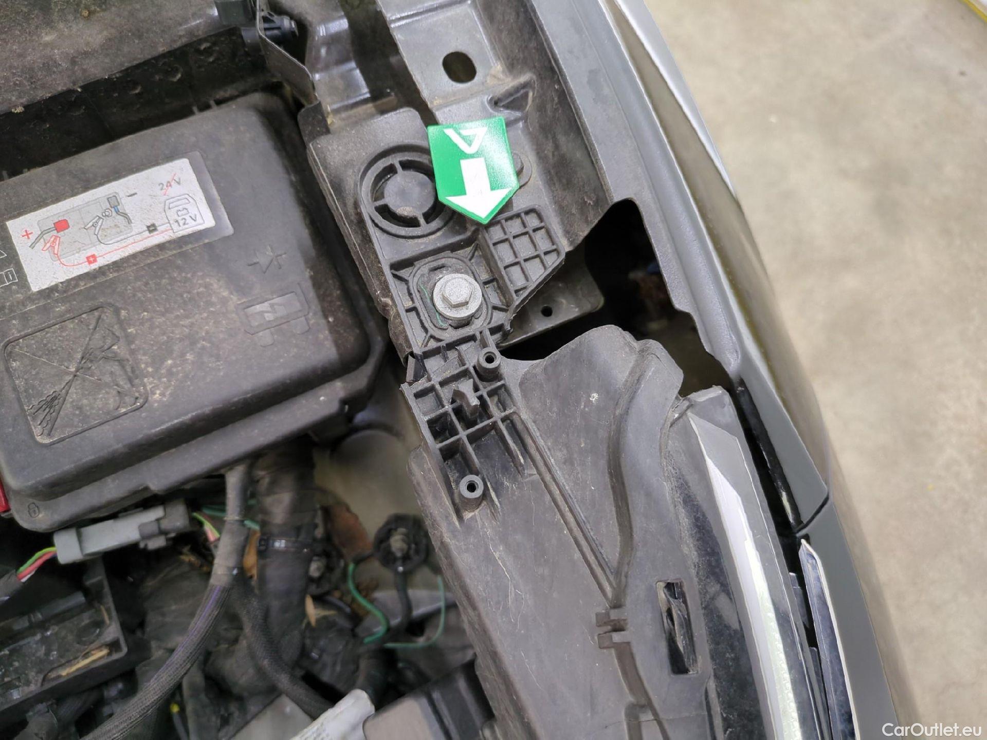  Citroen  C4  X Feel Pack 1.2 PureTech 130CV BVA8 6E #1