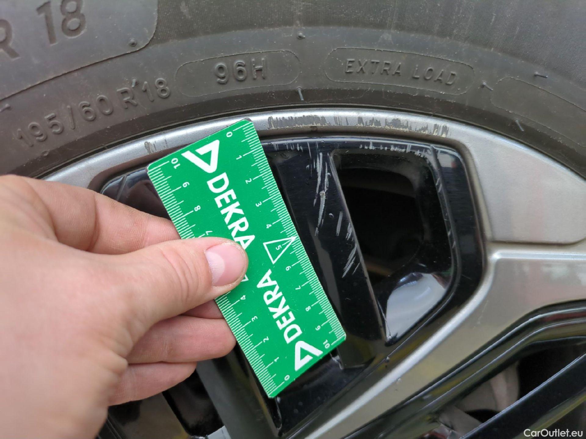  Citroen  C4  X Feel Pack 1.2 PureTech 130CV BVA8 6E #8