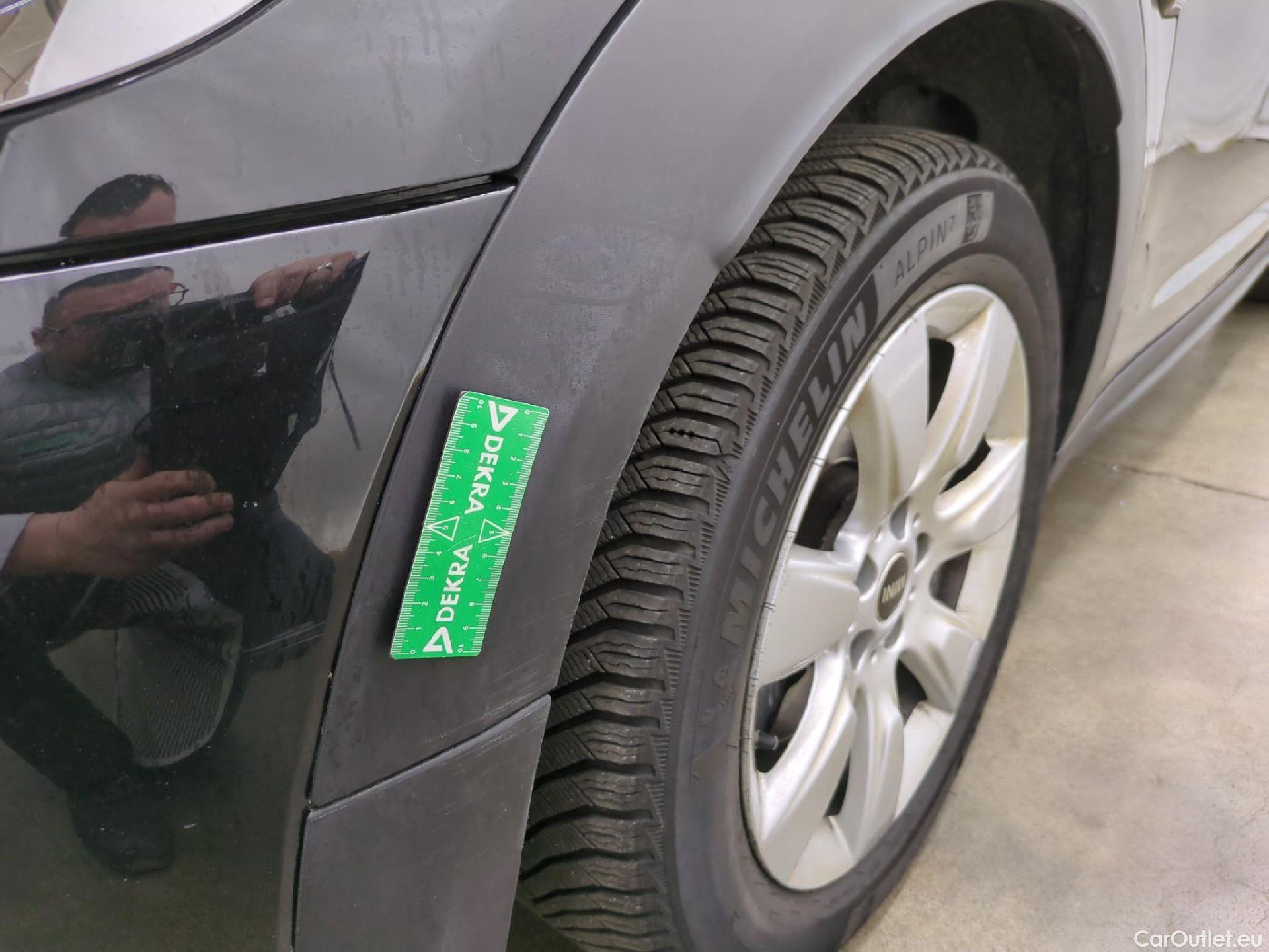  Mini  Countryman MINI  / 2020 / 5P / Crossover Cooper Essential 136 ch BVA7 #38