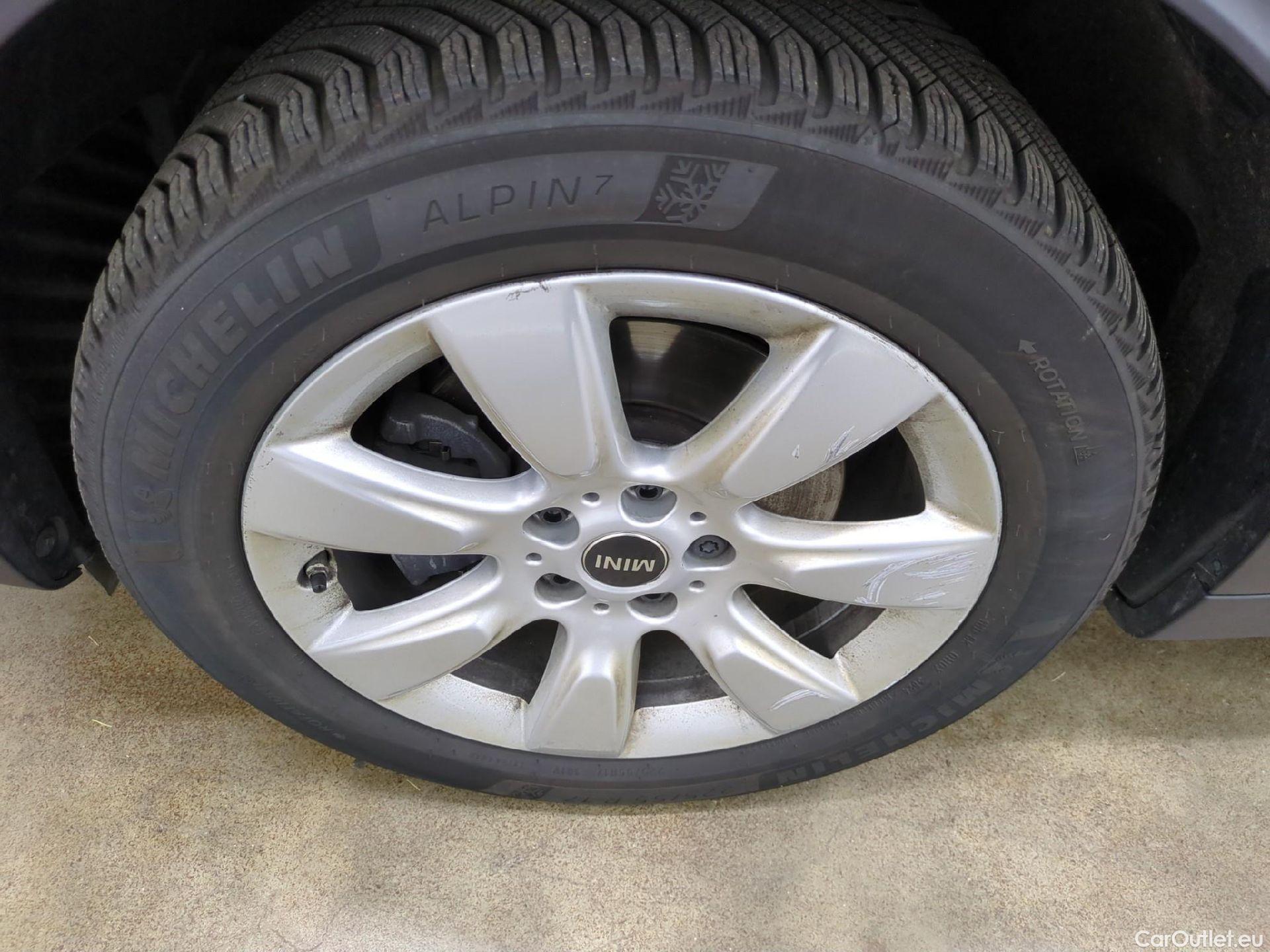  Mini  Countryman MINI  / 2020 / 5P / Crossover Cooper Essential 136 ch BVA7 #2