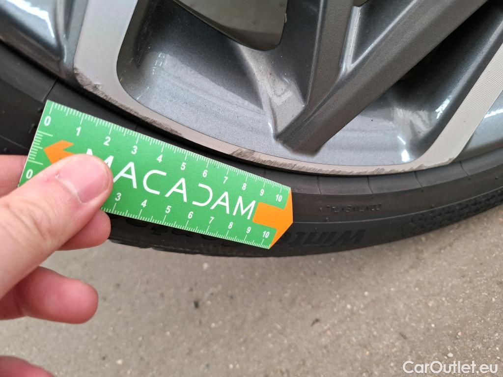  Hyundai  Konna HYUNDAI Kona / 2020 / 5P / SUV 1.6 HYBRID 141 EXECUTIVE HEV #40