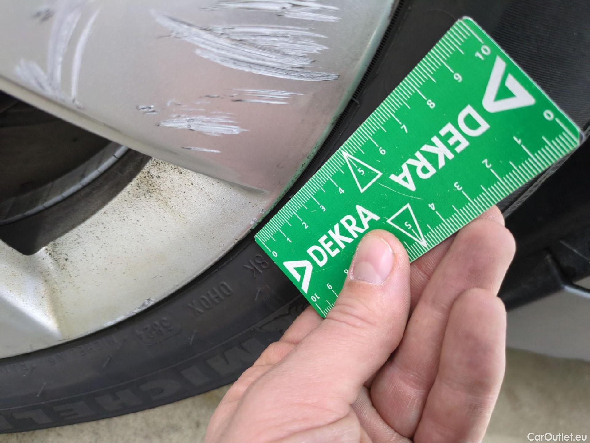  Mini  Countryman MINI  / 2020 / 5P / Crossover Cooper Essential 136 ch BVA7 #3