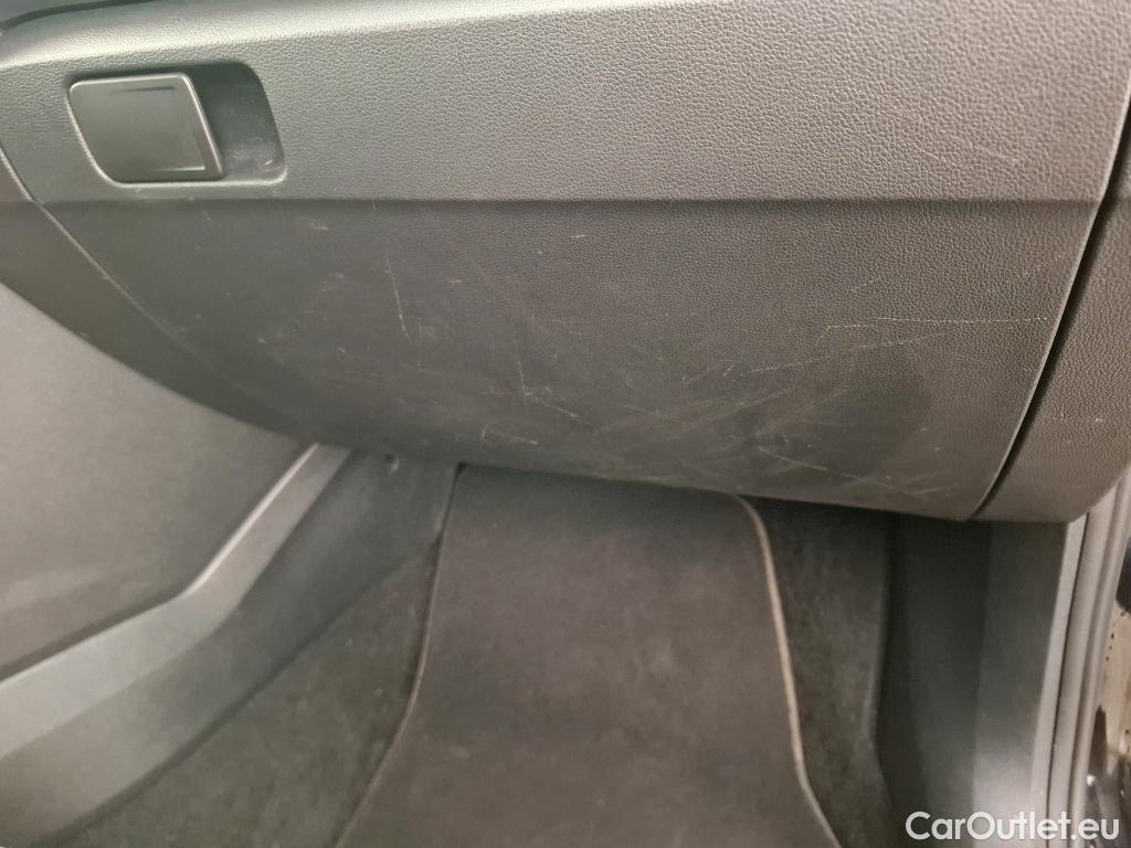  Volkswagen  T-ROC VOLKSWAGEN  / 2017 / 5P / SUV 1.5 TSI 150 EVO LOUNGE BUSINESS DSG7 #25