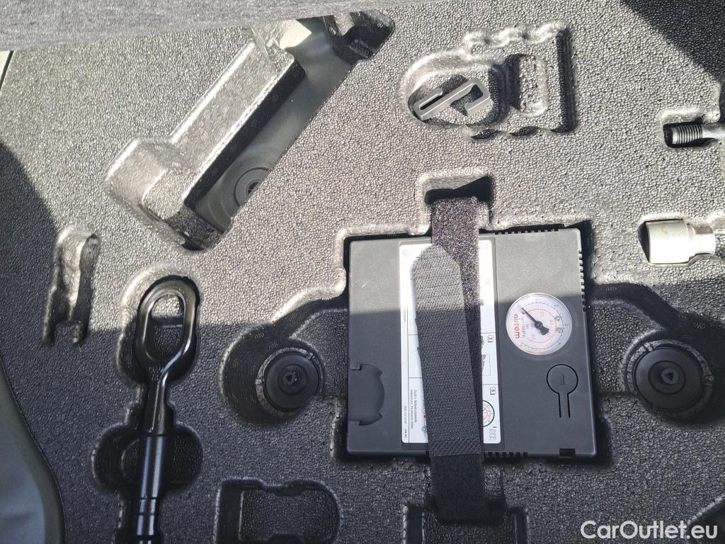  Audi  Q3 AUDI  / 2018 / 5P / todoterreno 40 TFSI 140kW S tronic Quattro Advanced #8