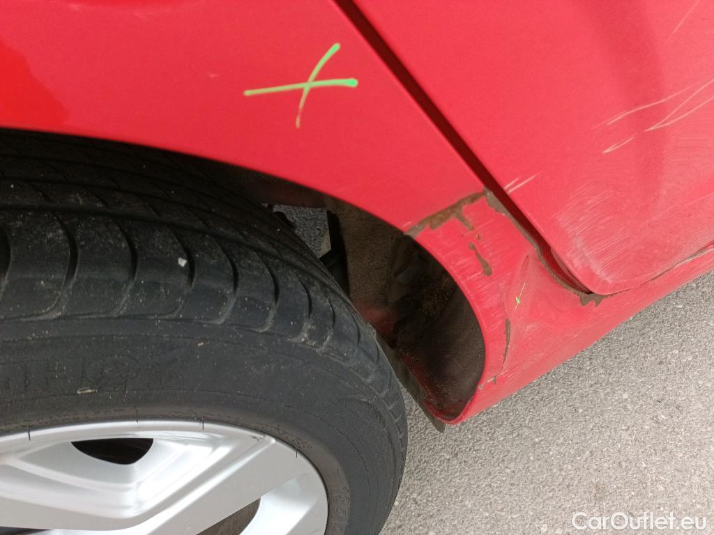  Hyundai  i10 HYUNDAI  / 2020 / 5P / berlina con portón 1.0 Klass #8