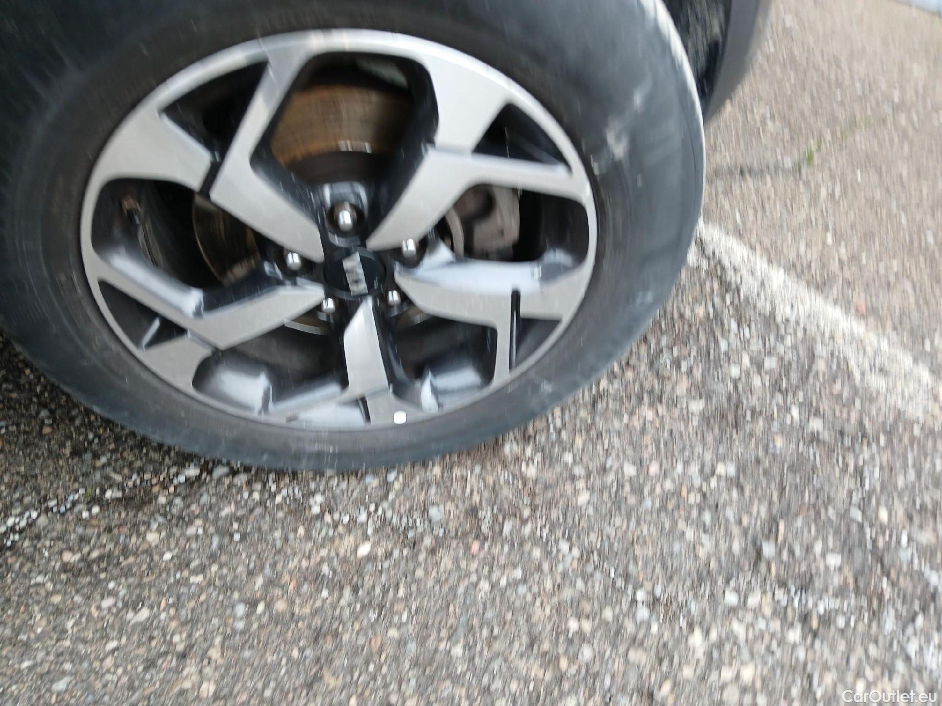  KIA  Sportage KIA  1.6MHEV Drive 100kW(136CV) 4x2(Crist Tintados)(CX) #44