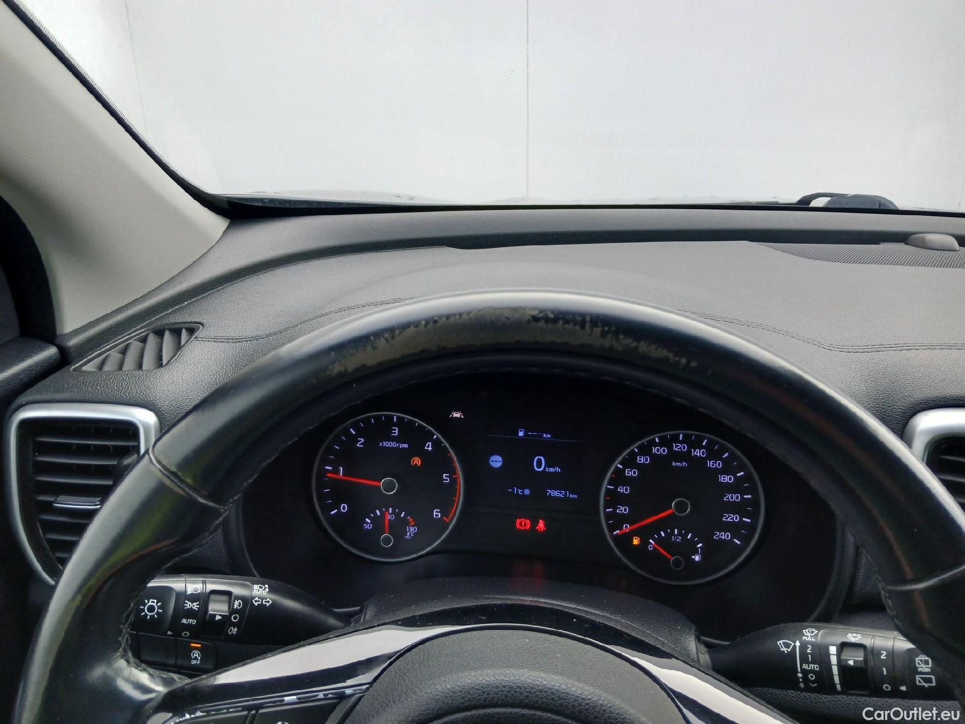  KIA  Sportage KIA  1.6MHEV Drive 100kW(136CV) 4x2(Crist Tintados)(CX) #4