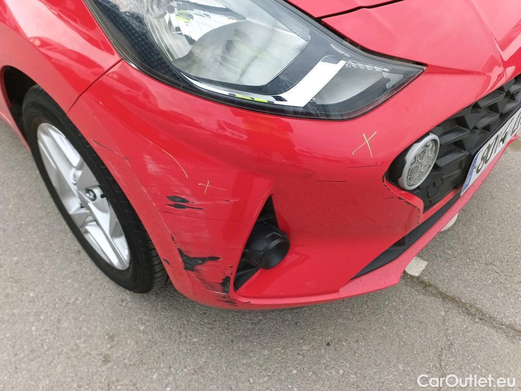  Hyundai  i10 HYUNDAI  / 2020 / 5P / berlina con portón 1.0 Klass #17