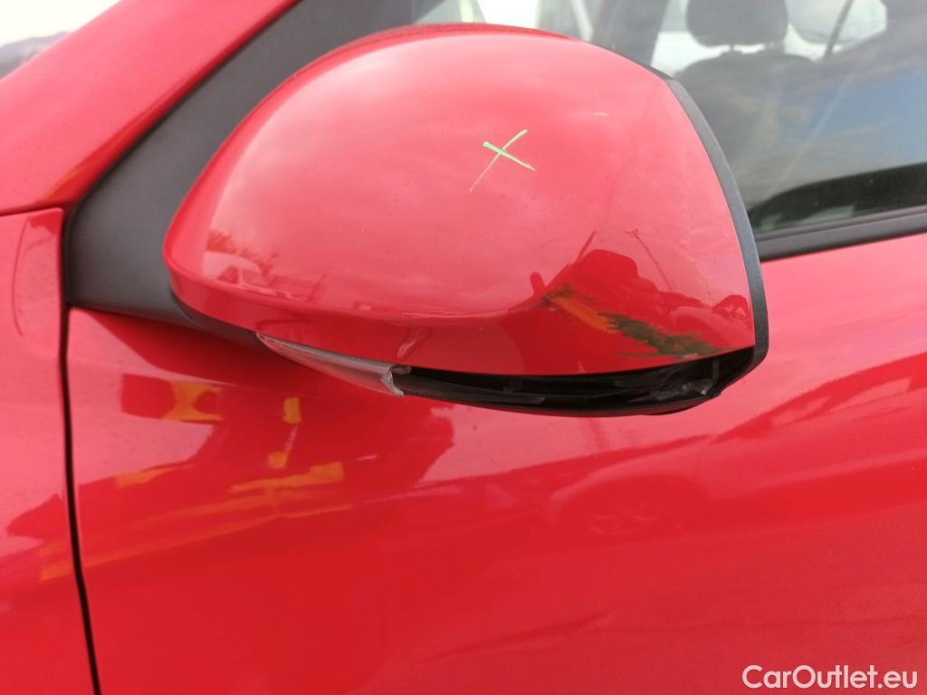  Hyundai  i10 HYUNDAI  / 2020 / 5P / berlina con portón 1.0 Klass #36