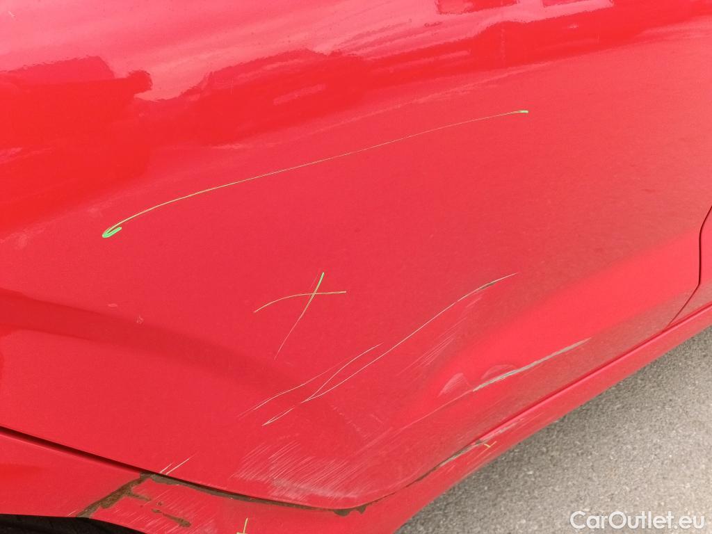  Hyundai  i10 HYUNDAI  / 2020 / 5P / berlina con portón 1.0 Klass #6