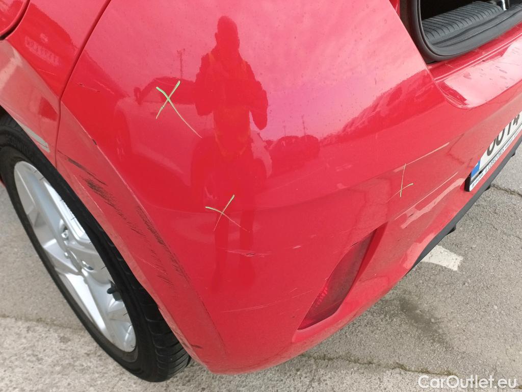  Hyundai  i10 HYUNDAI  / 2020 / 5P / berlina con portón 1.0 Klass #33