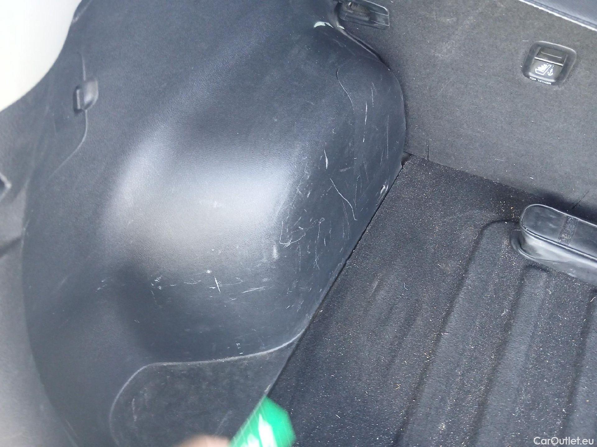  KIA  Niro KIA  / 2019 / 5P / crossover 1.6 GDi HEV 104kW (141CV) Drive #21