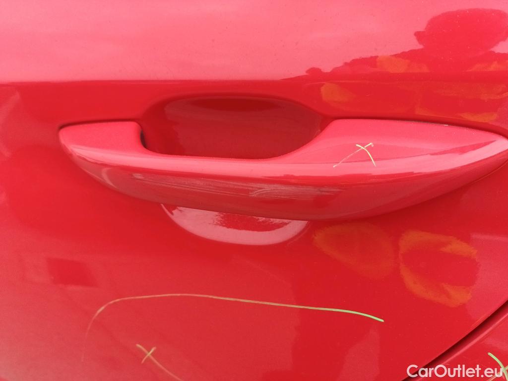  Hyundai  i10 HYUNDAI  / 2020 / 5P / berlina con portón 1.0 Klass #40