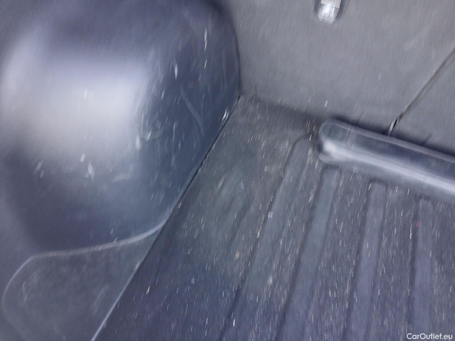  KIA  Niro KIA  / 2019 / 5P / crossover 1.6 GDi HEV 104kW (141CV) Drive #22