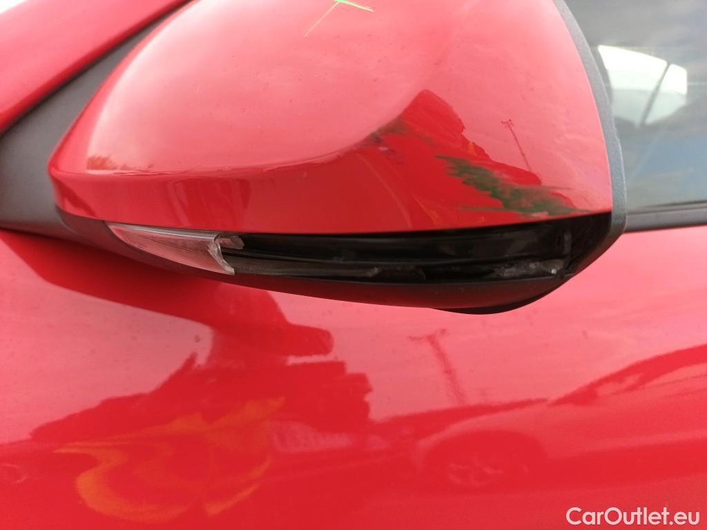  Hyundai  i10 HYUNDAI  / 2020 / 5P / berlina con portón 1.0 Klass #22