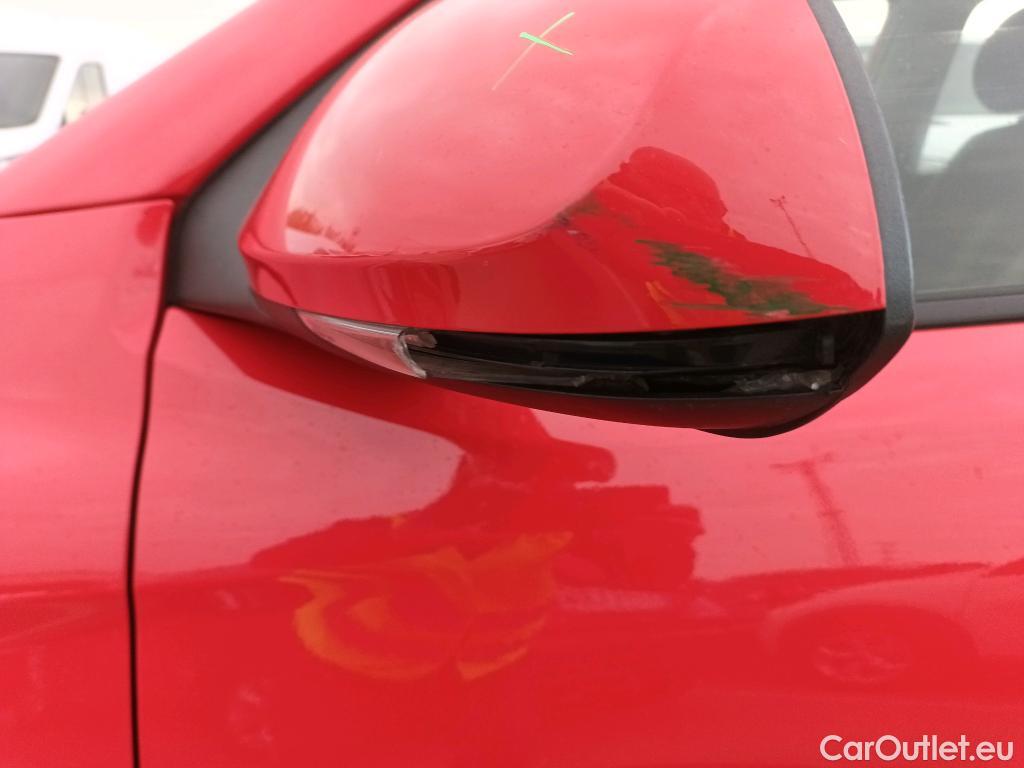  Hyundai  i10 HYUNDAI  / 2020 / 5P / berlina con portón 1.0 Klass #21