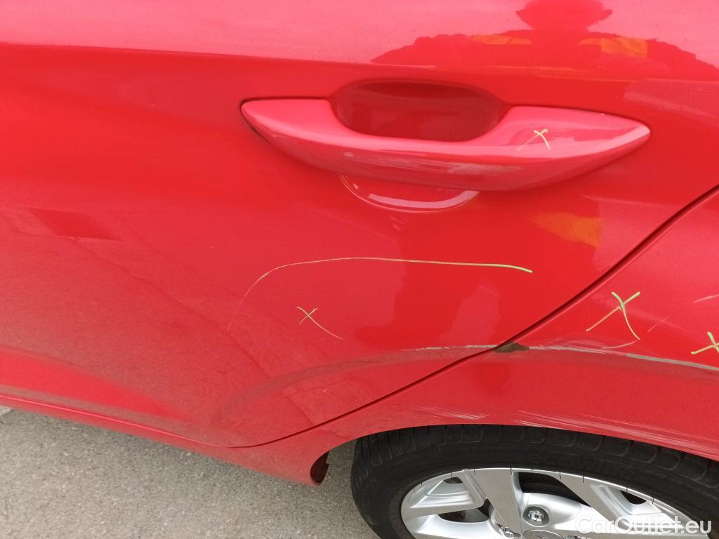  Hyundai  i10 HYUNDAI  / 2020 / 5P / berlina con portón 1.0 Klass #29