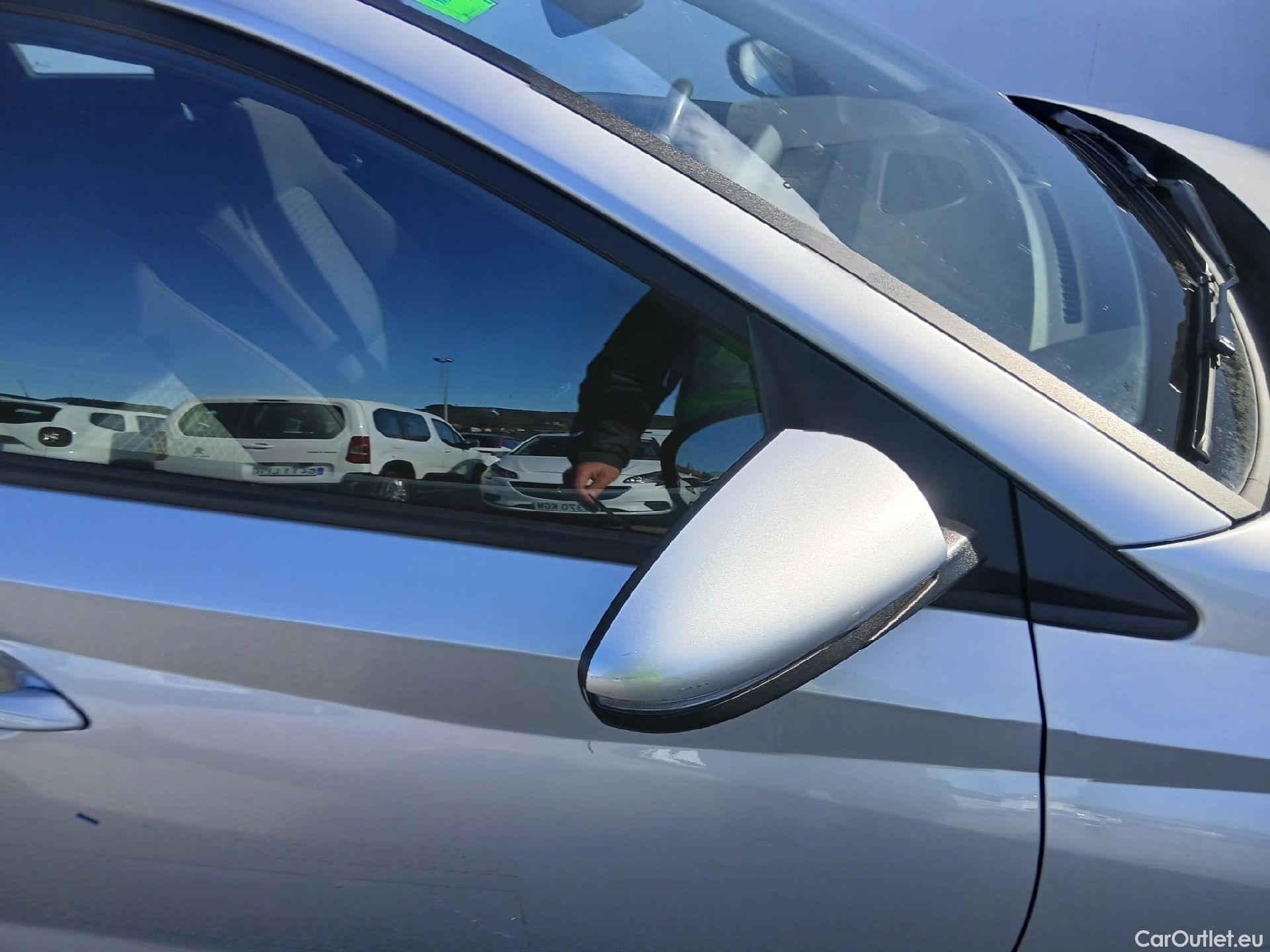  Hyundai  i20 HYUNDAI  / 2020 / 5P / berlina con portón 1.0 TGDI 74kW (100CV) Klass #23