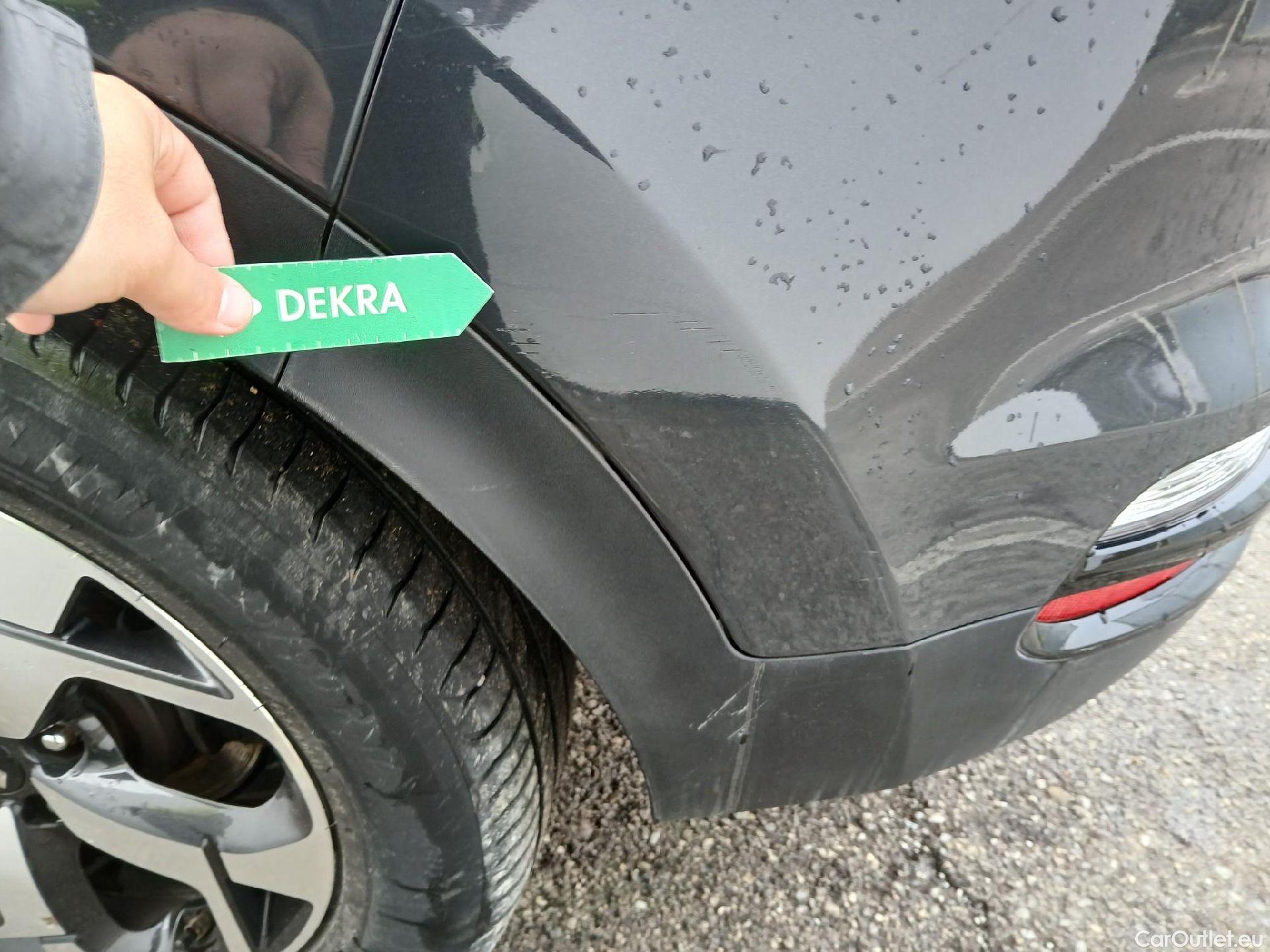  KIA  Sportage KIA  1.6MHEV Drive 100kW(136CV) 4x2(Crist Tintados)(CX) #29