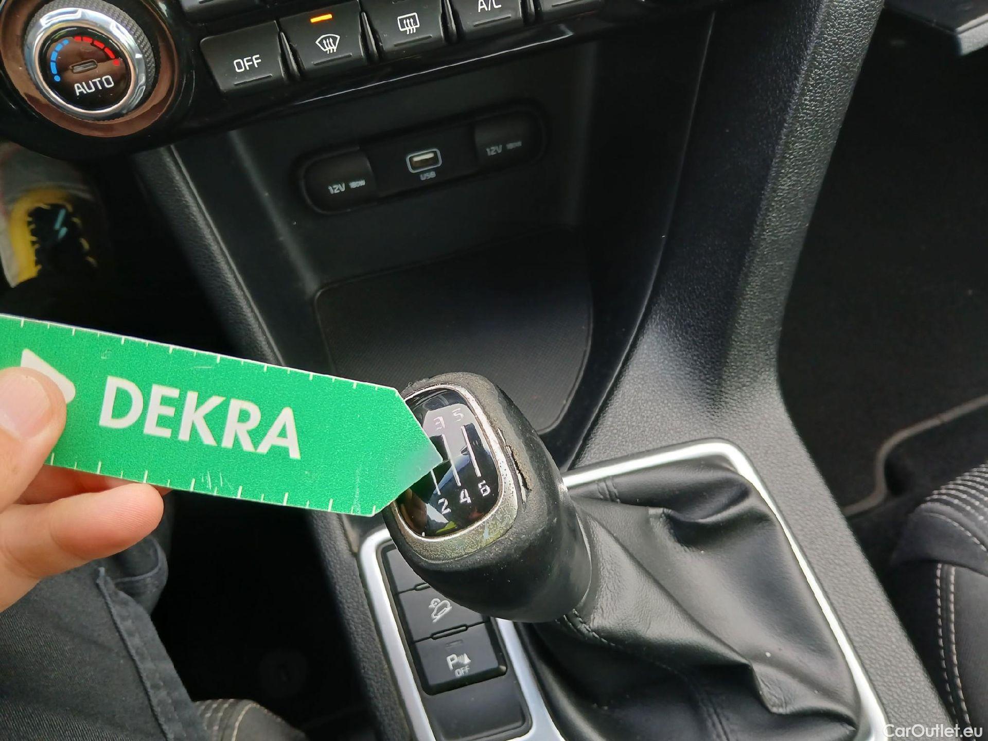  KIA  Sportage KIA  1.6MHEV Drive 100kW(136CV) 4x2(Crist Tintados)(CX) #2