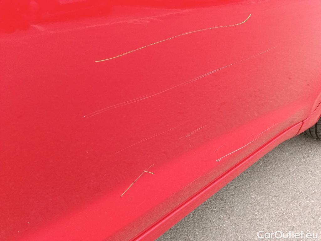  Hyundai  i10 HYUNDAI  / 2020 / 5P / berlina con portón 1.0 Klass #12