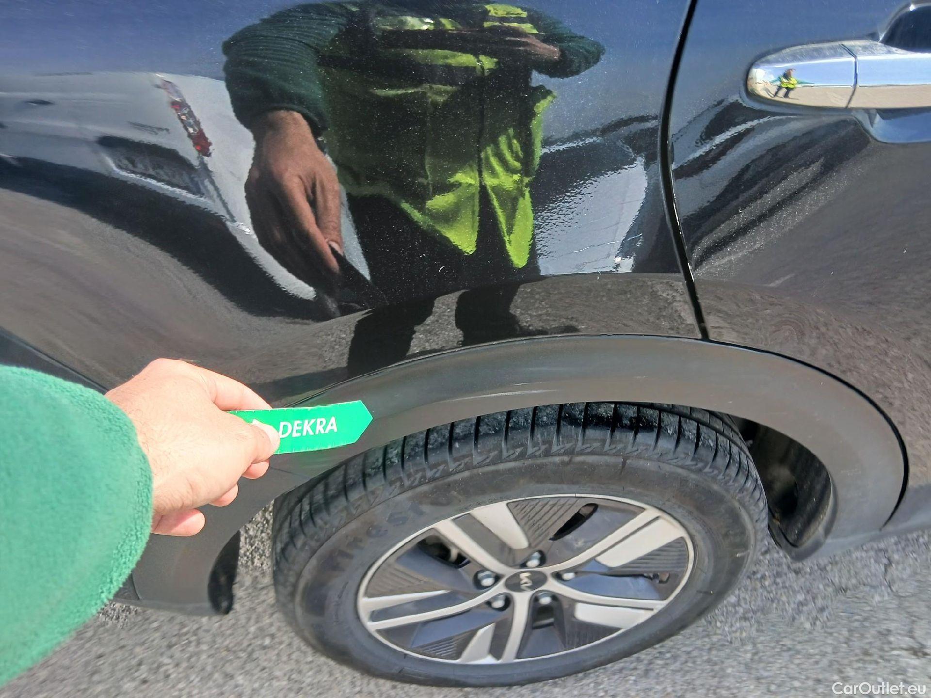  KIA  Niro KIA  / 2019 / 5P / crossover 1.6 GDi HEV 104kW (141CV) Drive #12