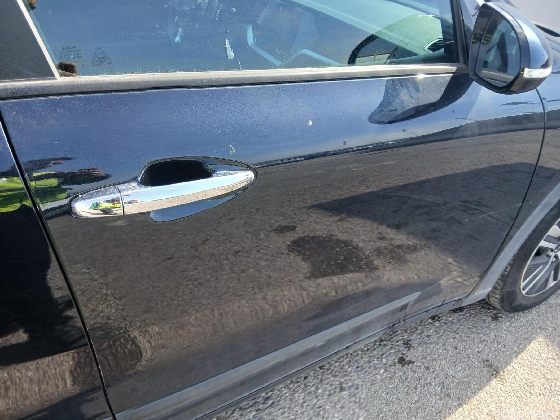  KIA  Niro KIA  / 2019 / 5P / crossover 1.6 GDi HEV 104kW (141CV) Drive #16