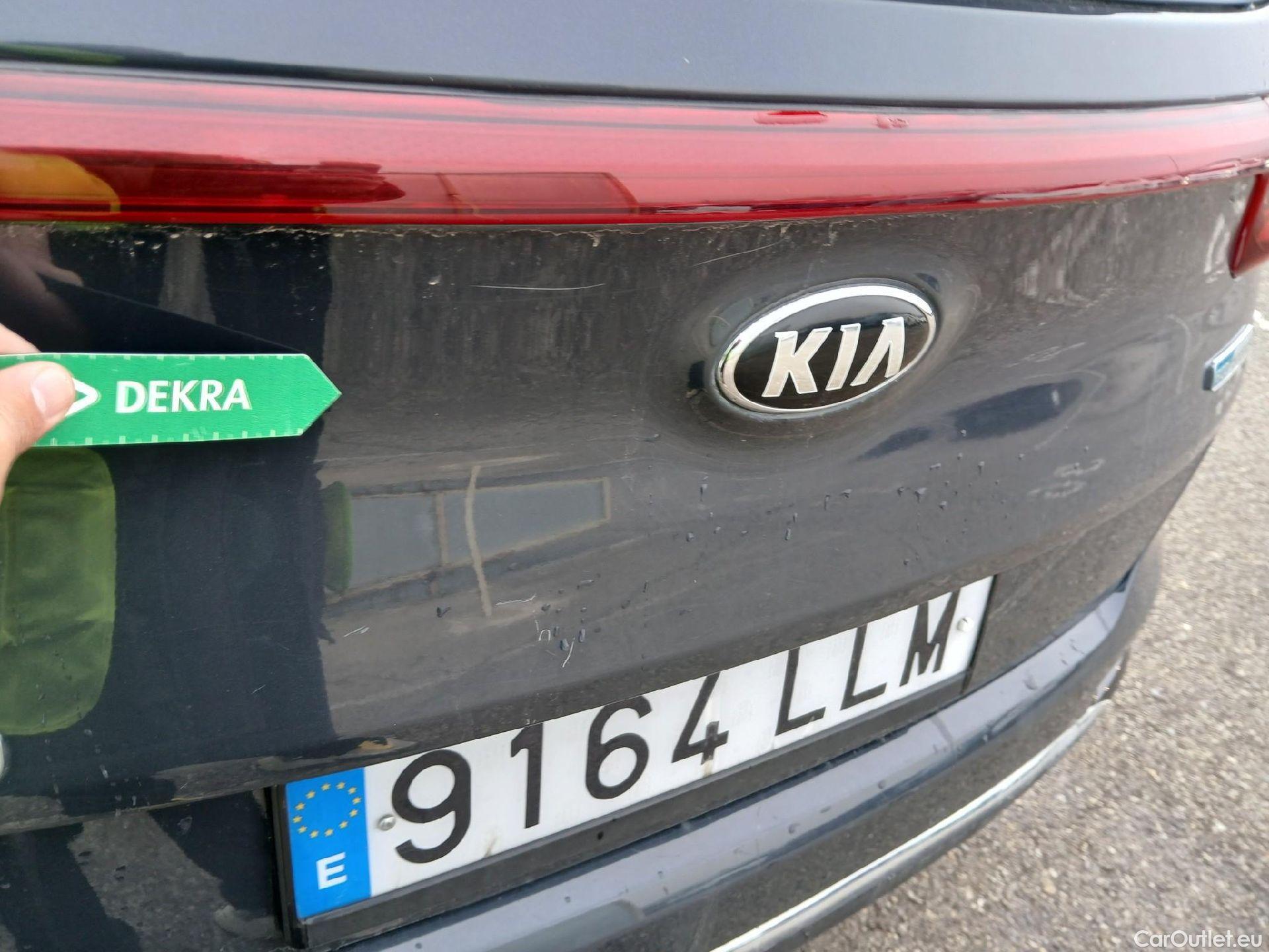  KIA  Sportage KIA  1.6MHEV Drive 100kW(136CV) 4x2(Crist Tintados)(CX) #32