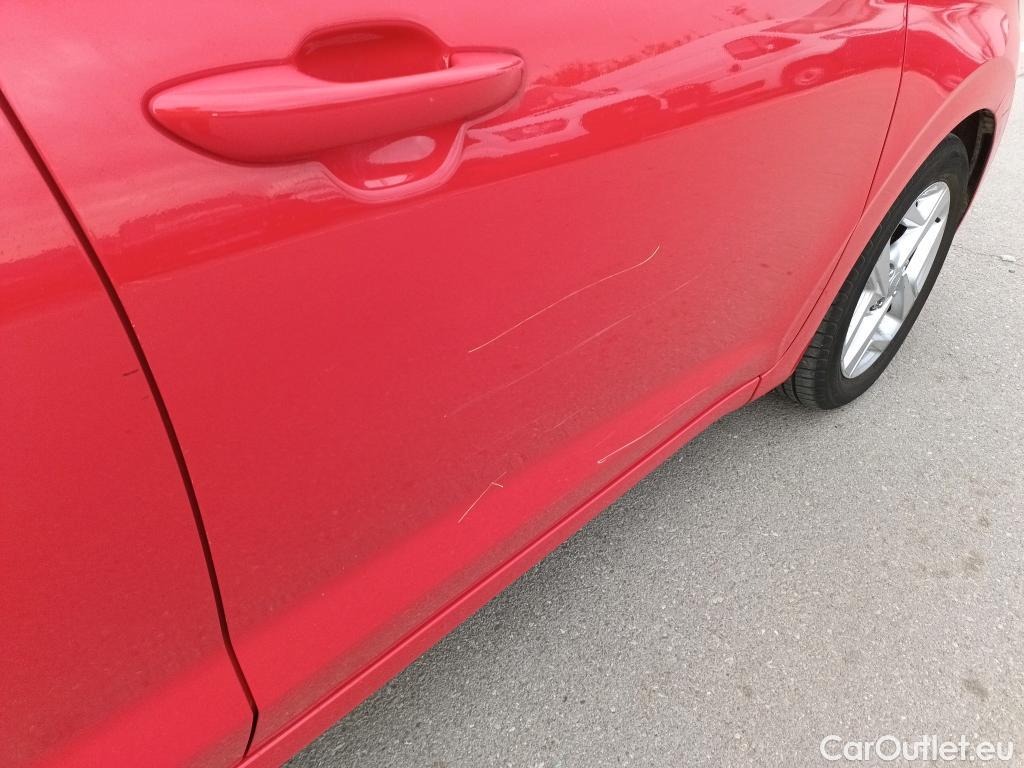  Hyundai  i10 HYUNDAI  / 2020 / 5P / berlina con portón 1.0 Klass #11