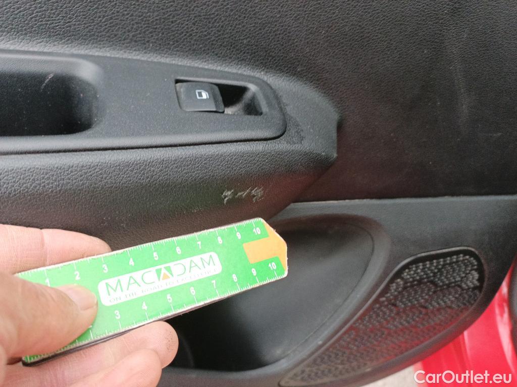  Hyundai  i10 HYUNDAI  / 2020 / 5P / berlina con portón 1.0 Klass #28