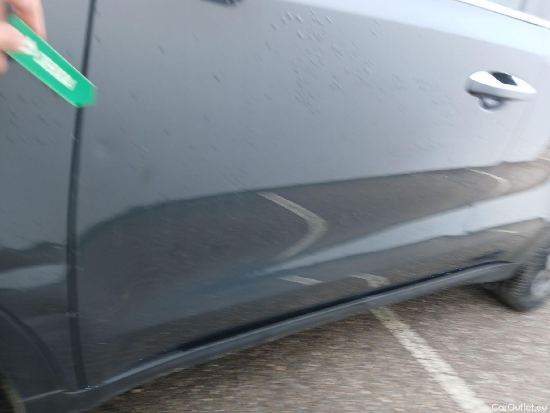  KIA  Sportage KIA  1.6MHEV Drive 100kW(136CV) 4x2(Crist Tintados)(CX) #22