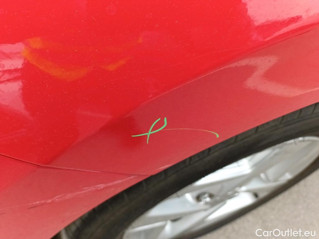  Hyundai  i10 HYUNDAI  / 2020 / 5P / berlina con portón 1.0 Klass #32