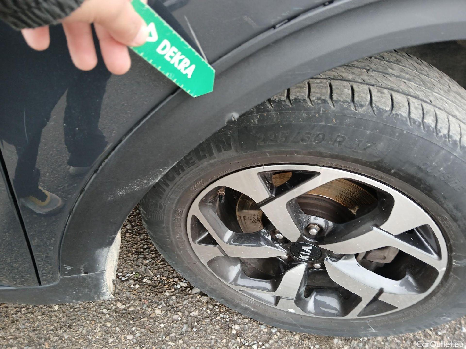  KIA  Sportage KIA  1.6MHEV Drive 100kW(136CV) 4x2(Crist Tintados)(CX) #42