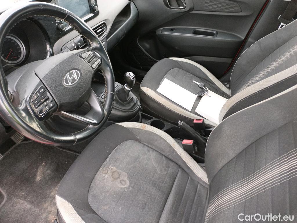  Hyundai  i10 HYUNDAI  / 2020 / 5P / berlina con portón 1.0 Klass #20