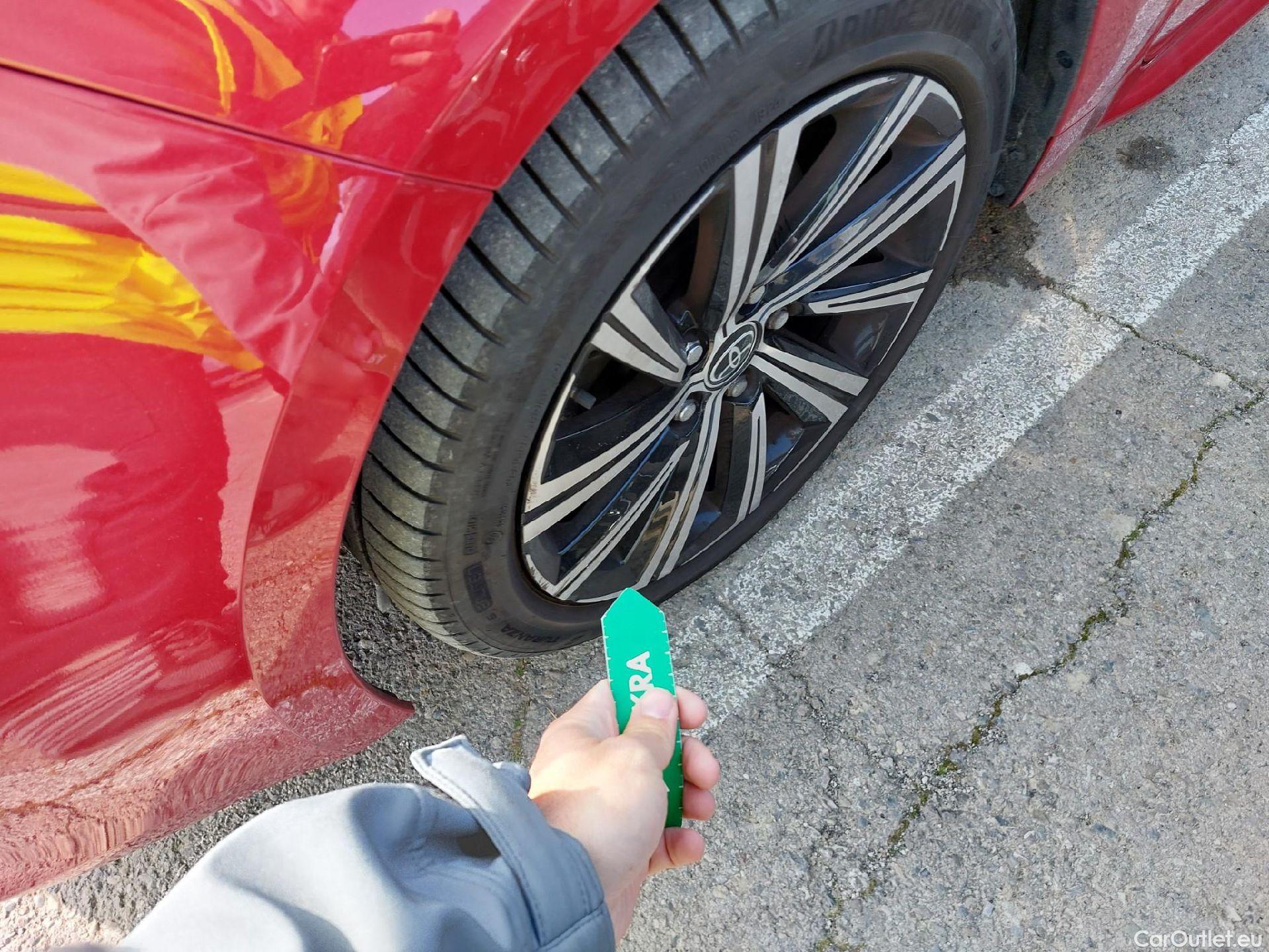  Toyota  Corolla TOYOTA  / 2019 / 5P / familiar 2.0 180H STYLE E-CVT TOURING SPORT #12