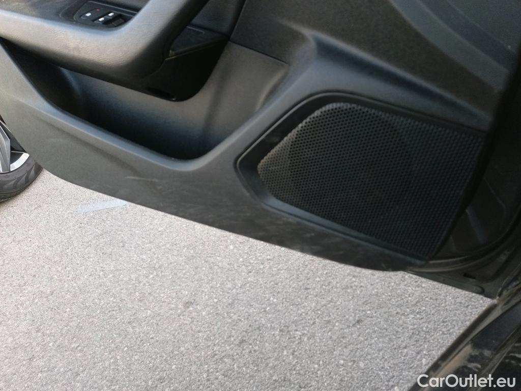  Peugeot  508 PEUGEOT  / 2018 / 5P / berlina con portón 5P Business Line BlueHDi 130 EAT8 (AC) #22