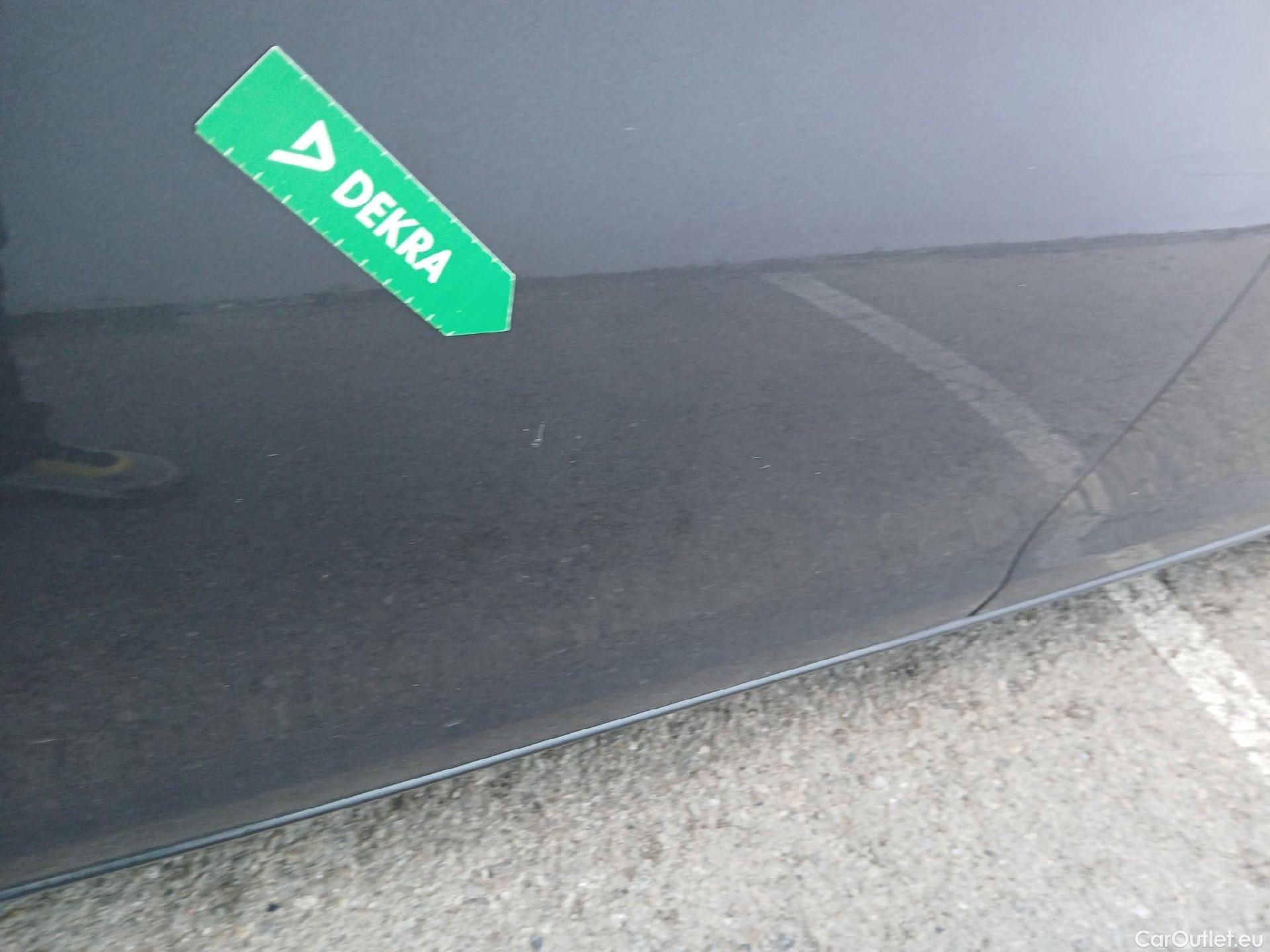  Peugeot  308 PEUGEOT  / 2017 / 5P / berlina con portón 5p Active Pack PureTech 110 S&S #20