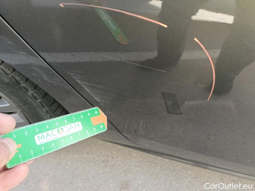  Peugeot  508 PEUGEOT  / 2018 / 5P / berlina con portón 5P Business Line BlueHDi 130 EAT8 (AC) #4