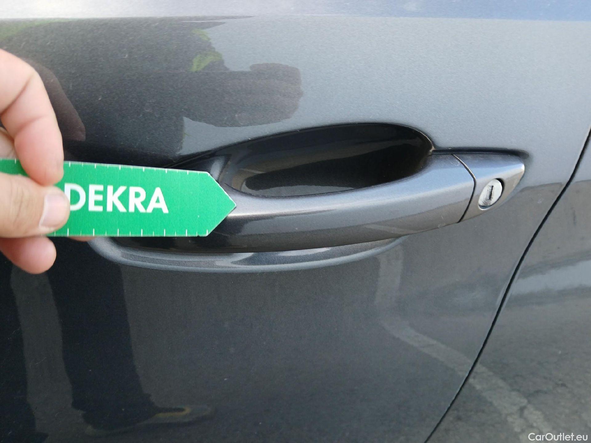  Peugeot  308 PEUGEOT  / 2017 / 5P / berlina con portón 5p Active Pack PureTech 110 S&S #22