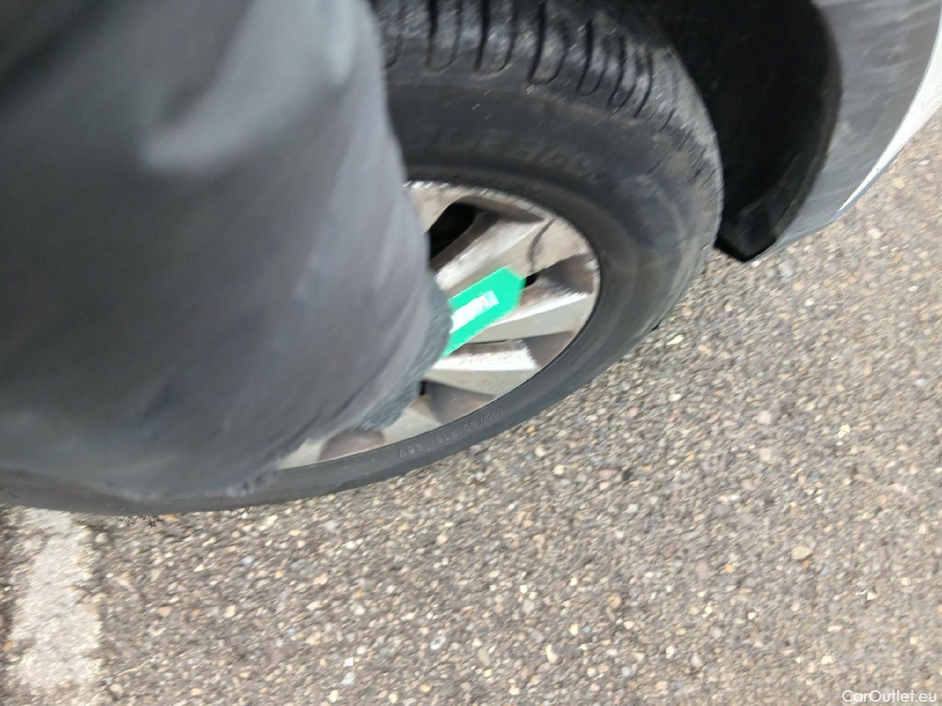  Seat  Arona SEAT  / 2017 / 5P / todoterreno 1.0 TSI 70kW (95CV) Style Edition Eco (CX) #44