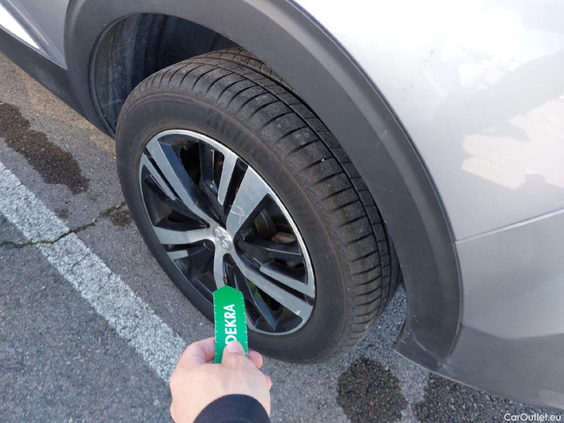  Peugeot  5008 PEUGEOT  / 2020 / 5P / todoterreno 1.2 PureTech 96KW S&S GT EAT8 #10