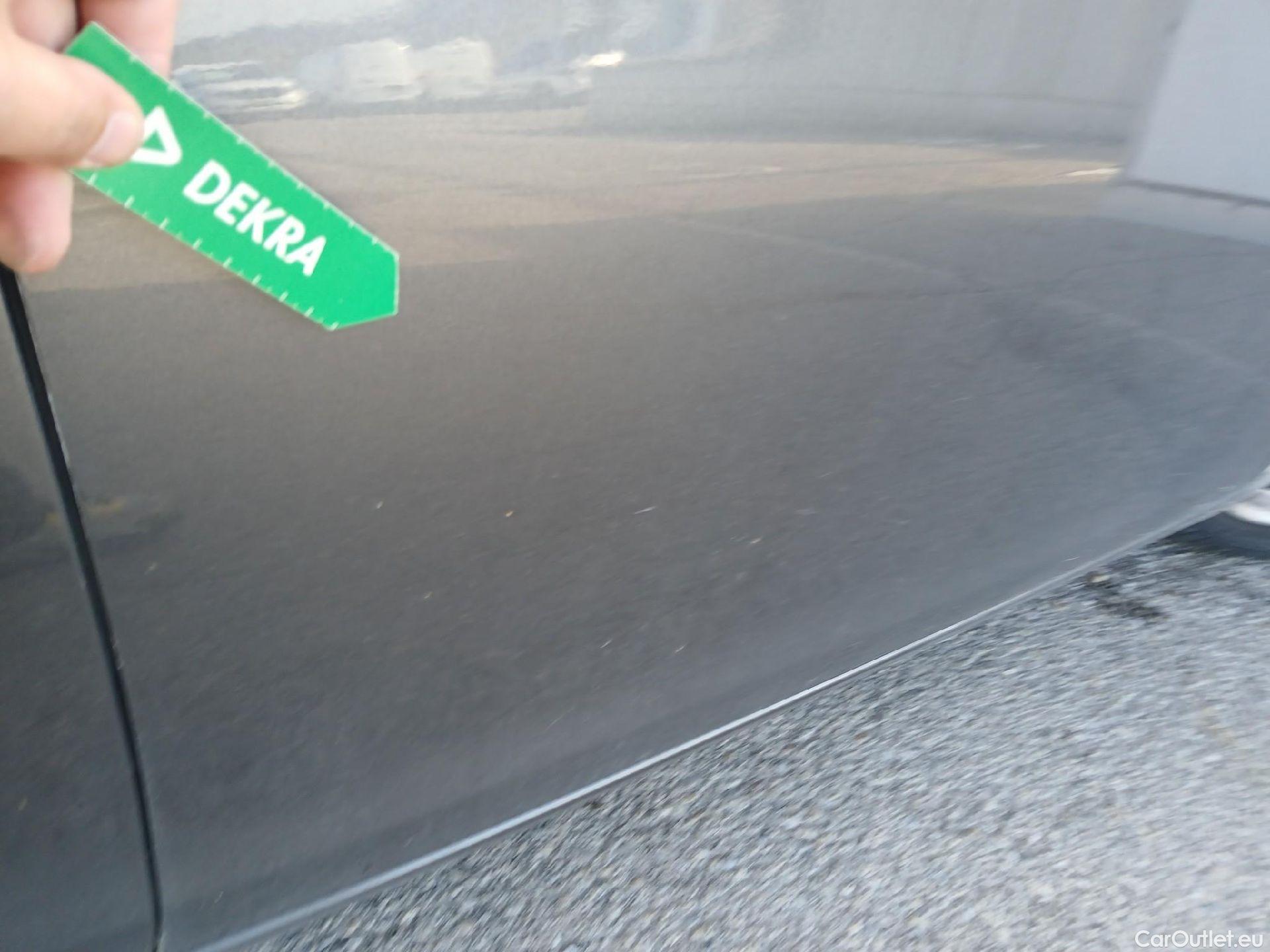  Peugeot  308 PEUGEOT  / 2017 / 5P / berlina con portón 5p Active Pack PureTech 110 S&S #35