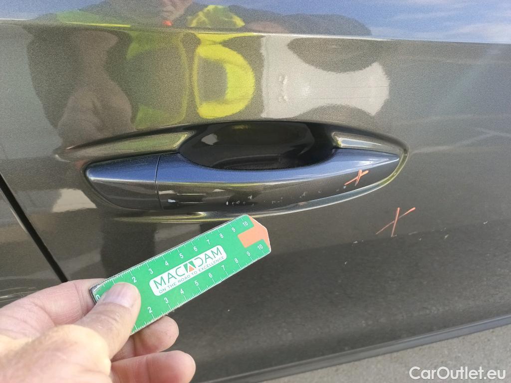  Peugeot  508 PEUGEOT  / 2018 / 5P / berlina con portón 5P Business Line BlueHDi 130 EAT8 (AC) #27