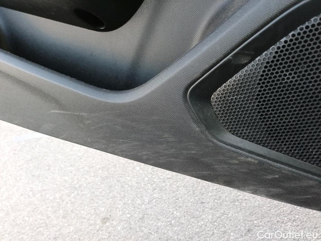  Peugeot  508 PEUGEOT  / 2018 / 5P / berlina con portón 5P Business Line BlueHDi 130 EAT8 (AC) #23