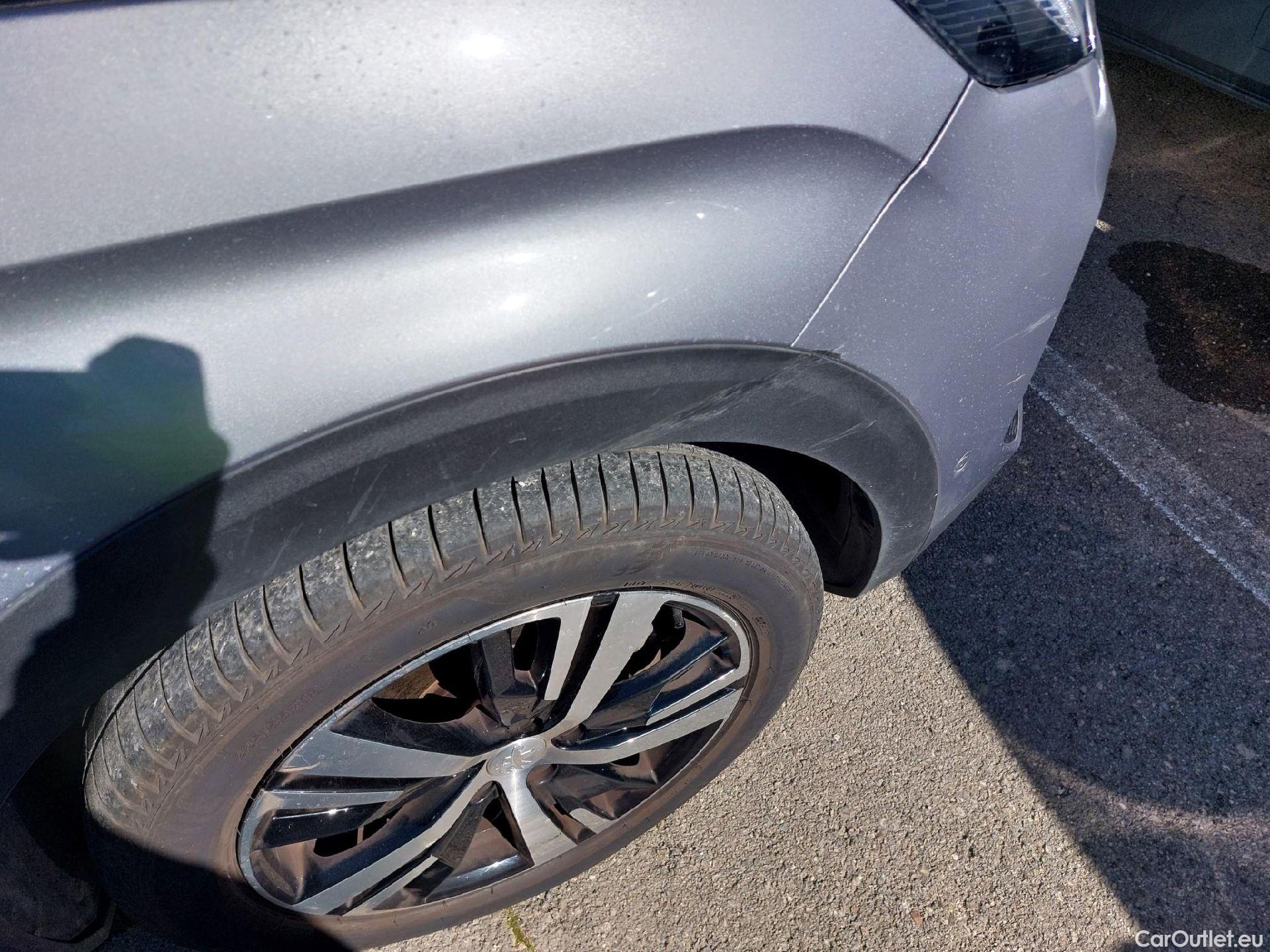  Peugeot  5008 PEUGEOT  / 2020 / 5P / todoterreno 1.2 PureTech 96KW S&S GT EAT8 #24