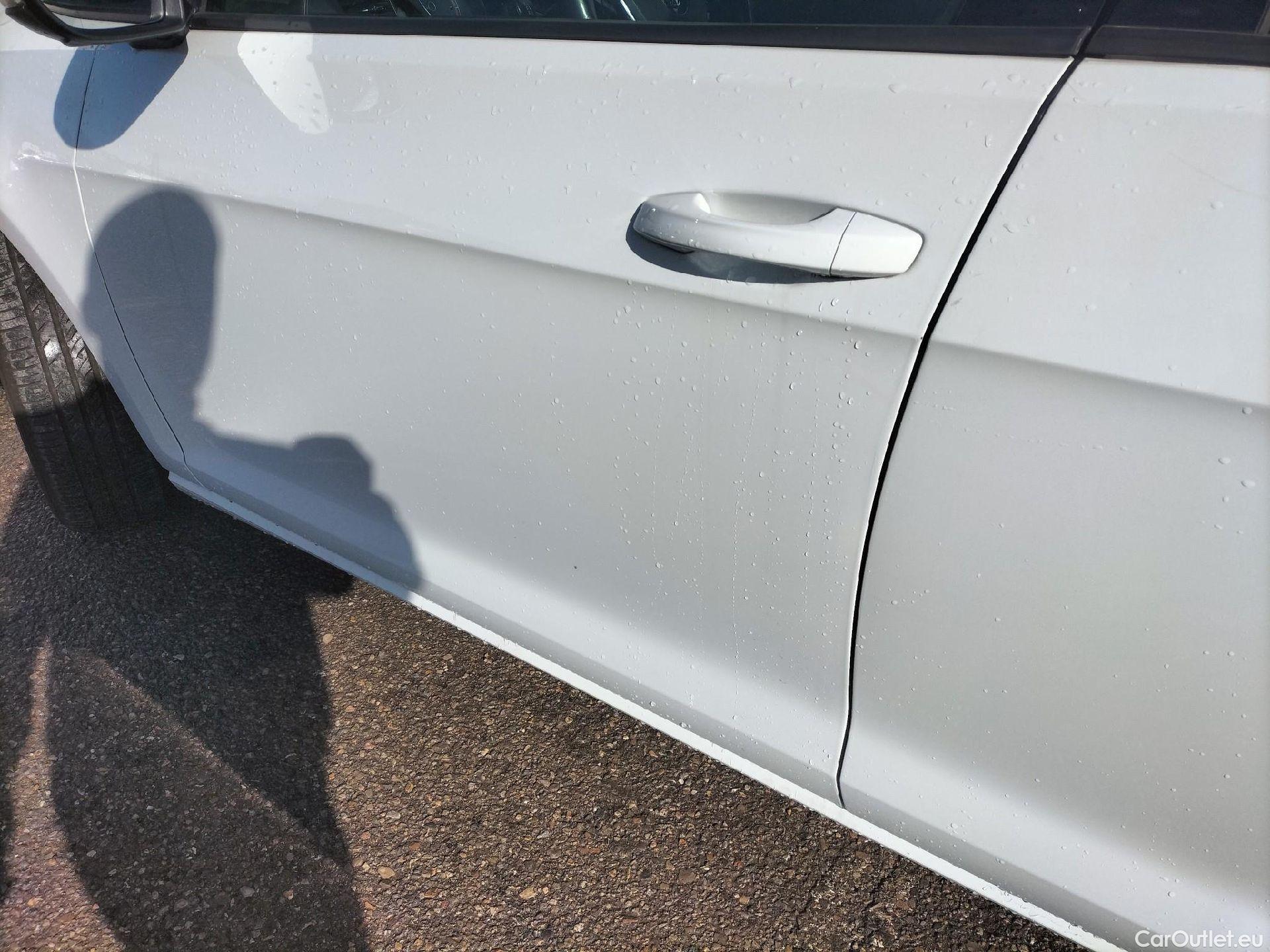  Volkswagen  Golf  VOLKSWAGEN / 2016 / 5P / berlina con portón Ready2Go 1.0 TSI 85kW (115CV) #6