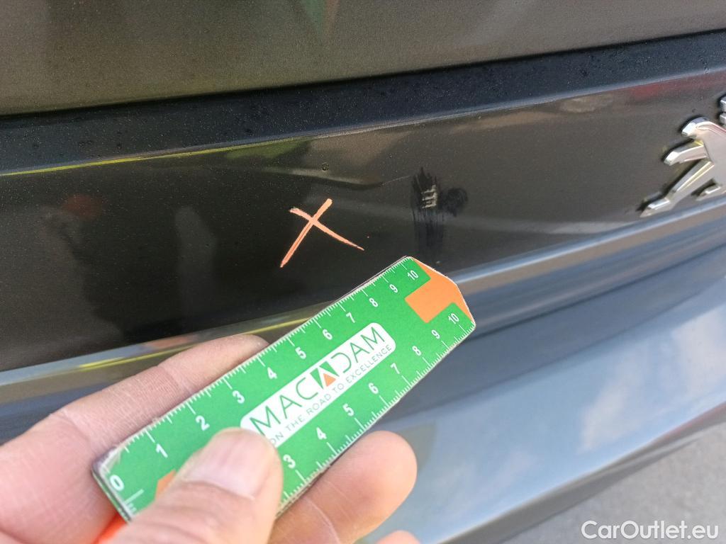  Peugeot  508 PEUGEOT  / 2018 / 5P / berlina con portón 5P Business Line BlueHDi 130 EAT8 (AC) #29