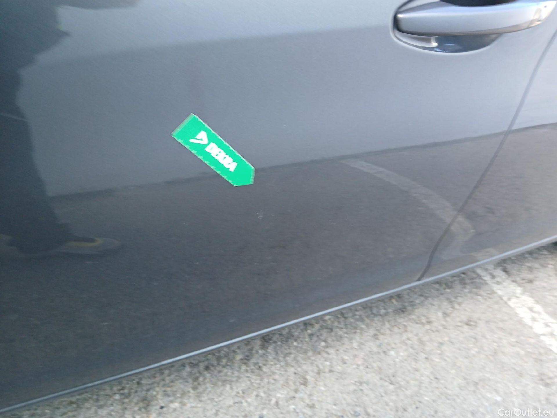  Peugeot  308 PEUGEOT  / 2017 / 5P / berlina con portón 5p Active Pack PureTech 110 S&S #21