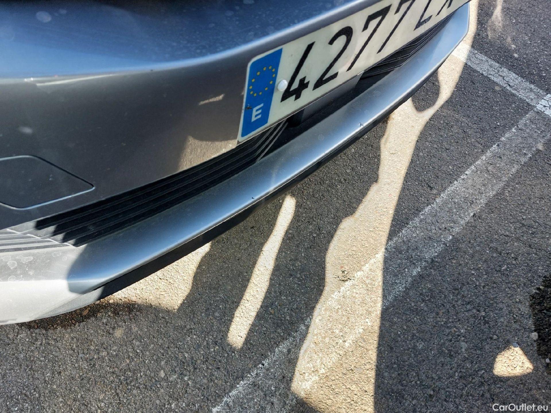  Peugeot  5008 PEUGEOT  / 2020 / 5P / todoterreno 1.2 PureTech 96KW S&S GT EAT8 #4